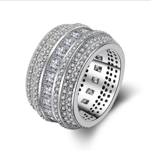 NEW LUXURY BAND 925 STERLING SILVER DIAMOND RING, CUTE RING, SHINY RING. - Picture 3 of 5